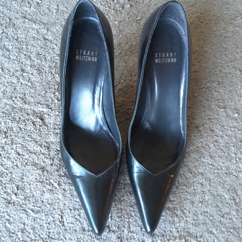 Stuart Weitzman ‘Sonata’ Pump in Coal Quasar; sz 7